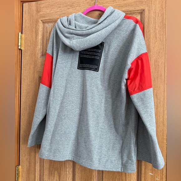 NWT WE-AR4 Luxury Brand Mixed Media Sweatshirt/Windbreaker size medium - Picture 2 of 3